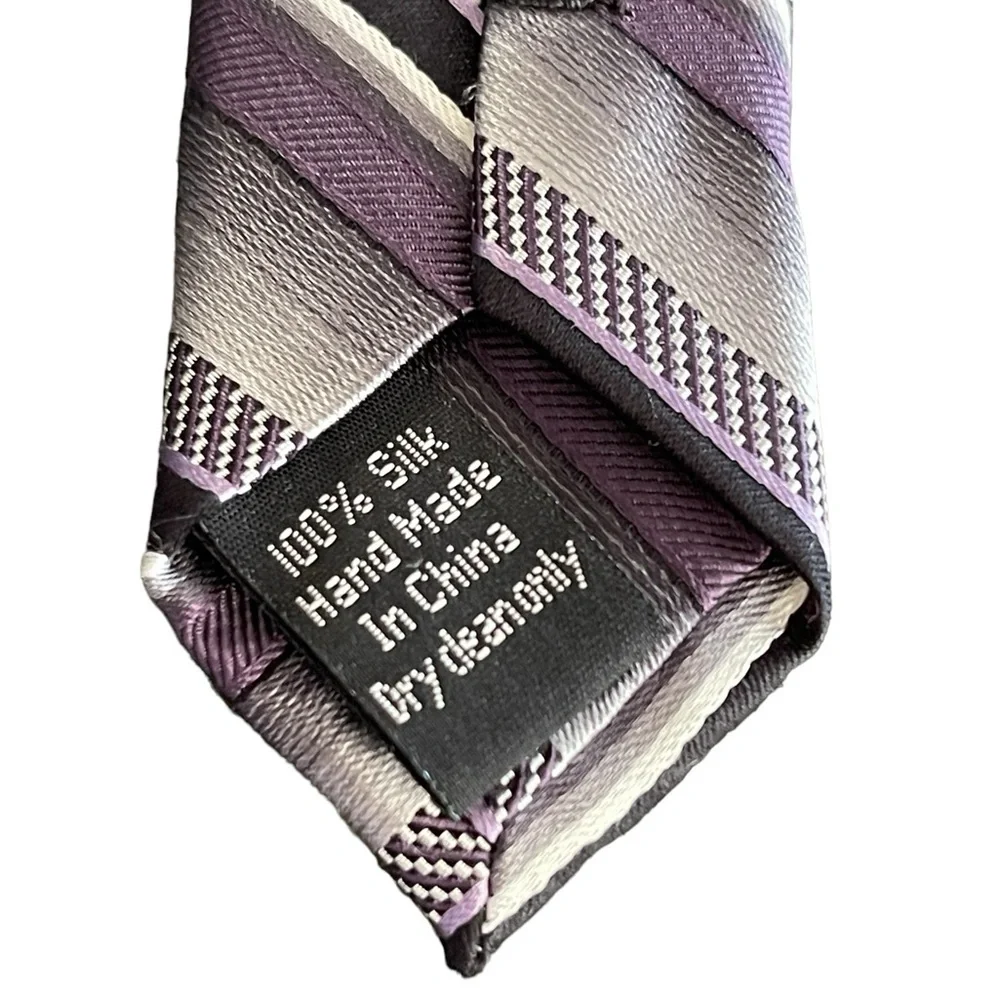 🔥⚪️Pronto Uomo 100% silk tie. Gorgeous & classic blue design. No flaws!